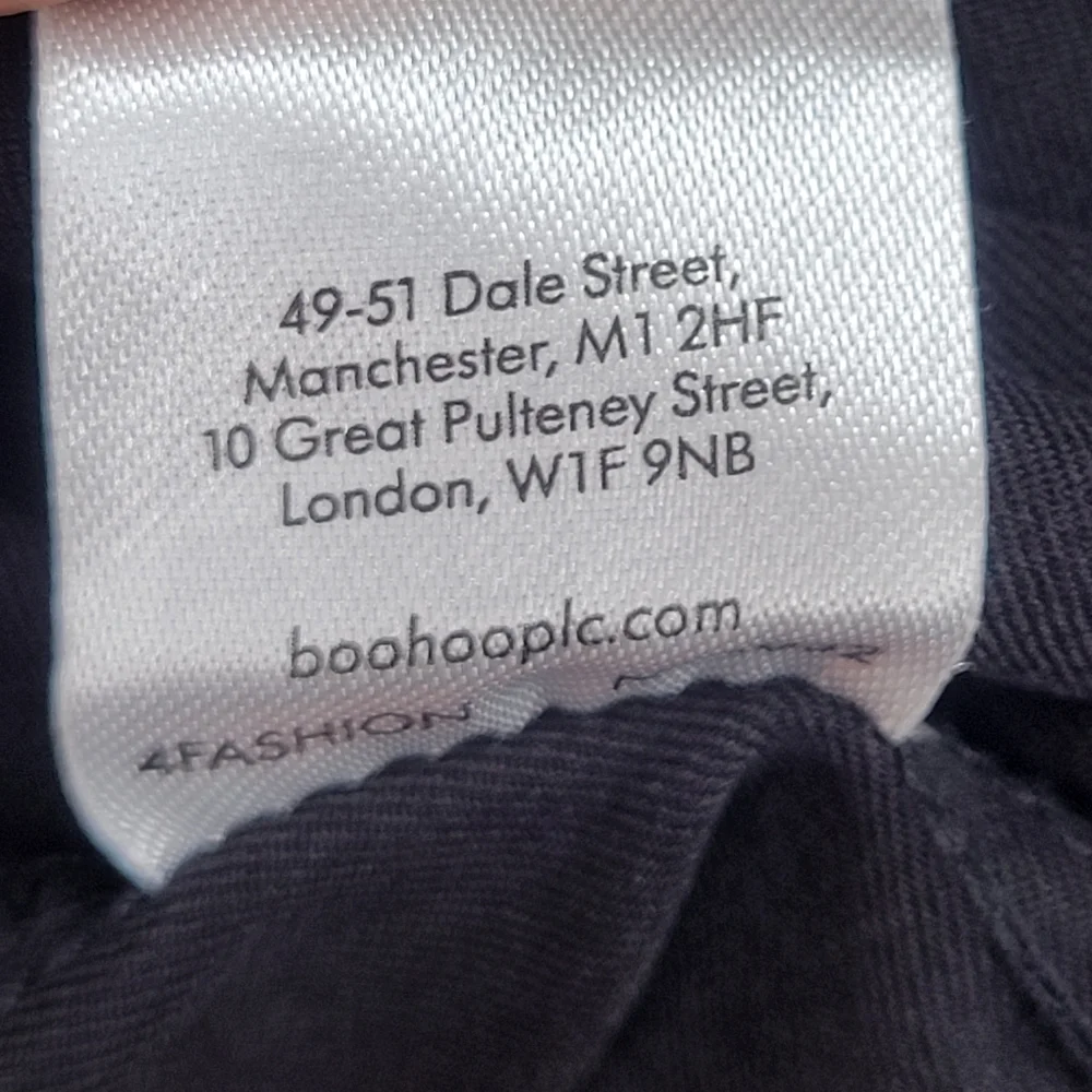 PrettyLittleThing Shape Black Buckle Detail Cargo Wide Leg Pants, Size 14 - Picture 13 of 16